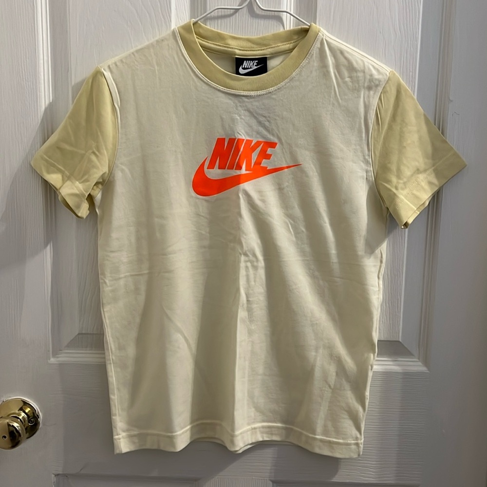Kids nike loose fit tshirt